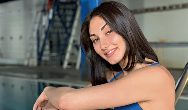 Ευαγγελία Πλατανιώτη: Πώς προπονείται μια αθλήτρια της συγχρονισμένης κολύμβησης;