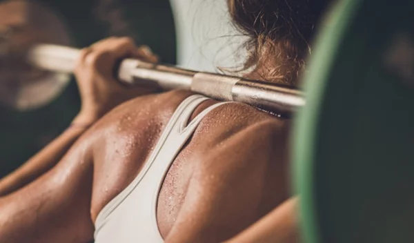 Τραυματισμοί στην προπόνηση με βάρη: 20 tips για να προλάβεις τους τραυματισμούς από την trainer