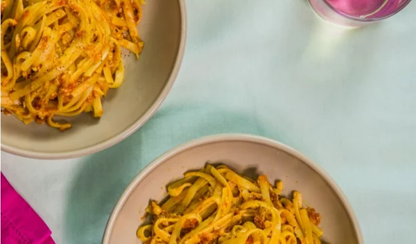 Λινγκουίνι με σάλτσα κάσιους: Μια πεντανόστιμη και νηστίσιμη μακαρονάδα