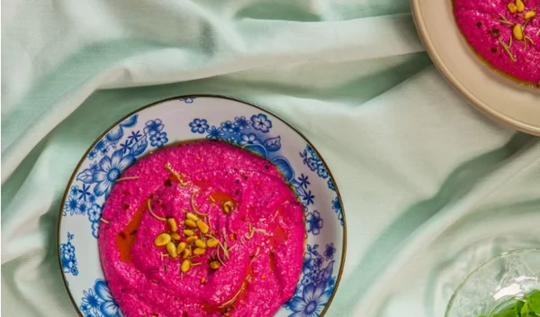 Χούμους με παντζάρι: Ένα twist γεμάτο θρεπτικά συστατικά και καλά λιπαρά