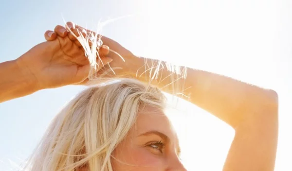 Bρήκαμε τη λύση για τη φροντίδα των μαλλιών το καλοκαίρι<img src="https://bs.serving-sys.com/serving/adServer.bs?cn=display&c=19&mc=imp&pli=28616105&PluID=0&ord=[timestamp]&rtu=-1" style="width:1px !important;height:1px !important;" />