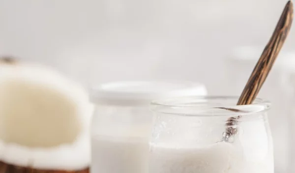 Συνταγή για vegan γιαούρτι: Πώς θα το φτιάξεις με κάσιους και γάλα καρύδας