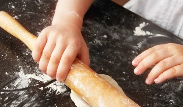 Μίνι καλτσόνε που θα λατρέψει το μικρό σου - με υλικά που έχεις στο σπίτι