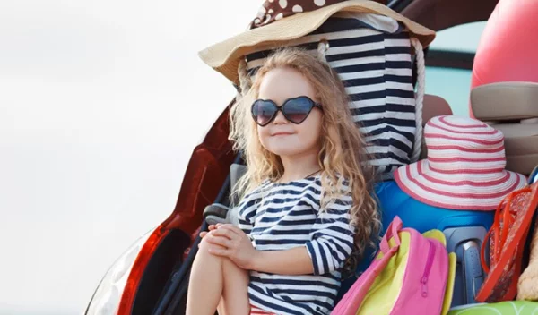 Όλα όσα ΔΕΝ θα χρειαστείς στις διακοπές με τα παιδιά. Και όσα θα χρειαστείς πραγματικά