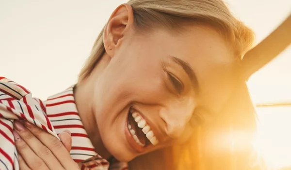 Πώς να είμαι ελκυστική; Οι 7 κινήσεις που συστήνουν οι experts