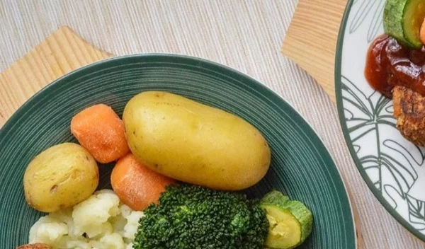 Συνταγή για χορτοφαγικά κεφτεδάκια από φακές και βρώμη