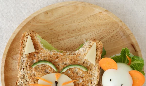 5 ιδέες για υγιεινό κολατσιό στο σχολείο από τη διατροφολόγο