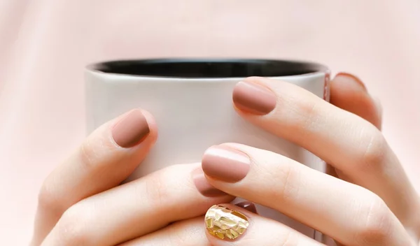 15 όμορφες ιδέες για μανικιούρ που είδαμε στο Instagram και είναι πιο επίκαιρες από ποτέ