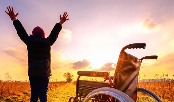 Πολλαπλή σκλήρυνση: Η νόσος που «χτυπά» νέες γυναίκες και η θεραπεία που αλλάζει τα δεδομένα