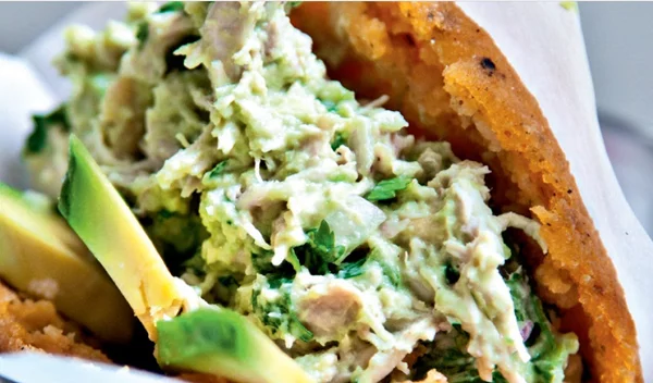 Συνταγή για Reina Pepiada: Η πιο χορταστική σαλάτα από τη Λατινική Αμερική