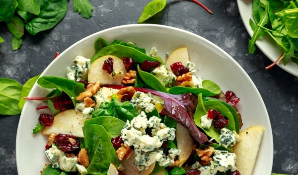 Πότε είναι μια σαλάτα υγιεινή; Ποιες είναι οι "κακές" και οι "καλές" σαλάτες;