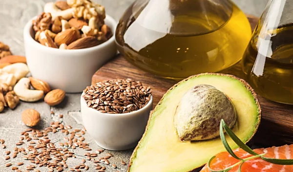Τροφές με καλά λιπαρά: Ποια είναι η καλύτερη πηγή για να προτιμήσεις;