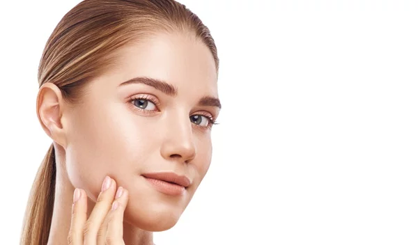 Πώς θα αποκτήσεις υγιή και νεανική επιδερμίδα; Αυτή είναι η απλούστερη και λιγότερο επεμβατική μέθοδος