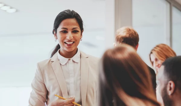 Πώς να γίνω καλύτερη στη δουλειά μου; 8 συμβουλές για επαγγελματική εξέλιξη