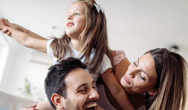 Υπάρχει τίποτα πιο επείγον απ’ το να περάσουμε ευτυχισμένες στιγμές μαζί με τα παιδιά μας;