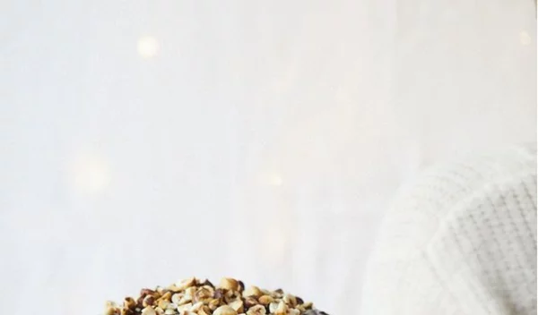 Δοκιμάσαμε αυτό το κέικ με φουντούκια, καφέ και σοκολάτα και ενθουσιαστήκαμε