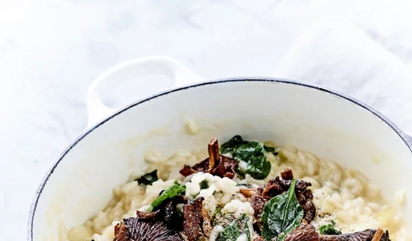 Η συνταγή του weekend: Ριζότο φούρνου με μανιτάρια και σπανάκι