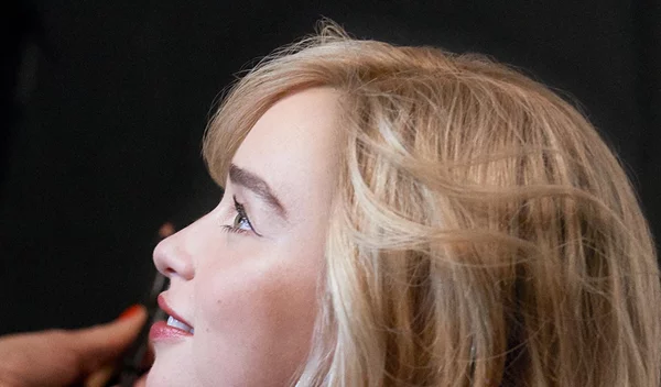 Η Emilia Clarke μιλάει στην Jane Lauder για την συνεργασία της με την Clinique