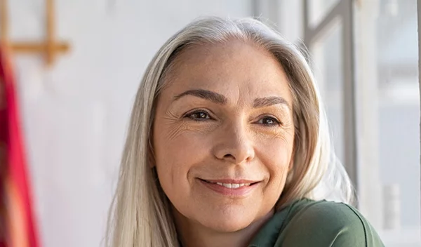 Τι είναι η οστεοπόρωση και πώς σχετίζεται με την εμμηνόπαυση