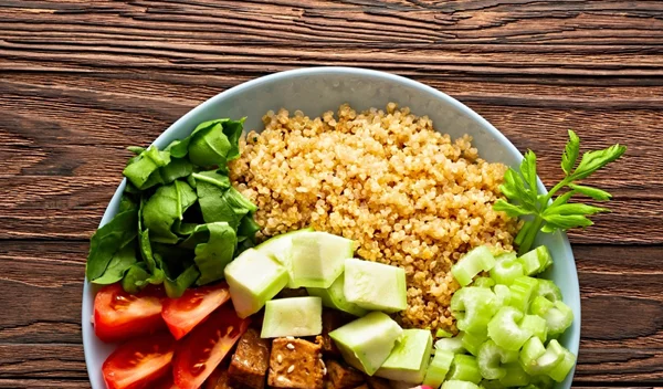 Ισορροπημένη διατροφή χωρίς κρέας: Tι είναι το meatless day, τα υπέρ και τα κατά αυτής της τάσης