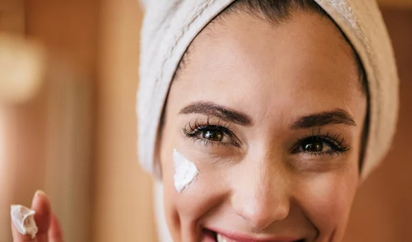 Τα αντιοξειδωτικά συστατικά που πρέπει να έχει η ενυδατική κρέμα σου