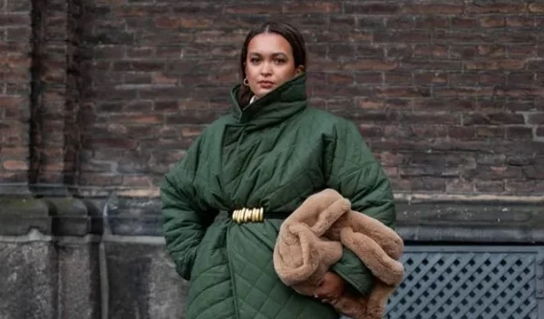 4 τρόποι για να κάνεις το puffer jacket αναπόσπαστο κομμάτι της καθημερινότητάς σου