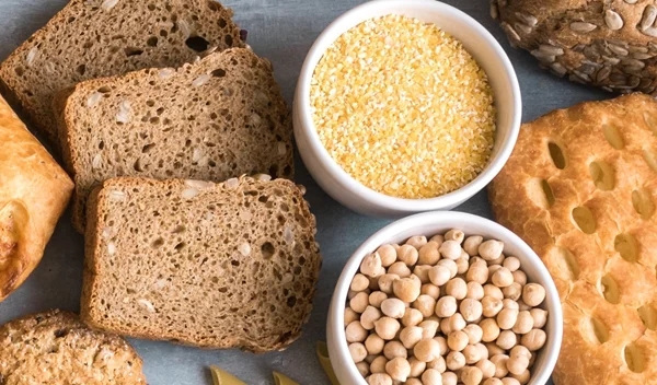 Διατροφή χωρίς γλουτένη: 3 συνταγές για νόστιμα γλυκά και 1 συνταγή για ψωμί