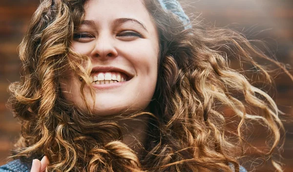 5 χτενίσματα που αδυνατίζουν και κολακεύουν τα στρογγυλά πρόσωπα