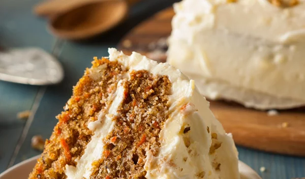Συνταγή για κέικ καρότου από την Υβόννη Μπόσνιακ