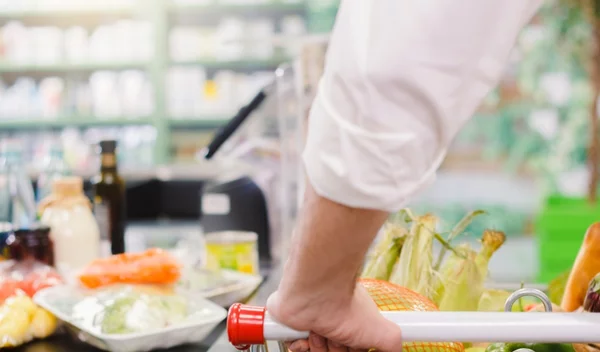 Ποια τρόφιμα να αγοράσουμε από το supermarket όταν είμαστε σε lockdown;