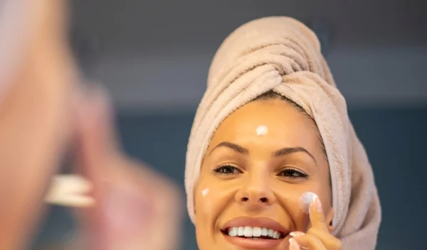 Πώς θα επαναφέρετε την αρμονία της επιδερμίδας σας