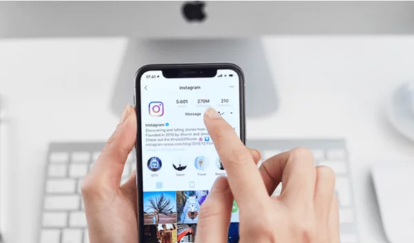 Πώς θα ήταν το Instagram των χαρακτήρων από τις αγαπημένες μας 90’s ταινίες