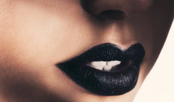 Oι τάσεις μακιγιάζ που θα κυριαρχήσουν τη σεζόν Φθινόπωρο/Χειμώνας 2020-21