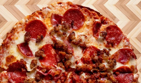 Συνταγή για κετογονική δίαιτα: Keto πίτσα για ένα νόστιμο βραδινό γεύμα