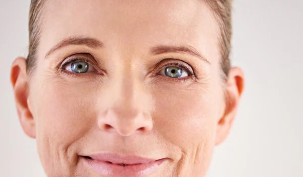 Τα Dos and Don'ts του μακιγιάζ της ώριμης επιδερμίδας