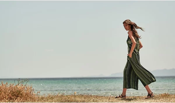 Τι να φορέσω στην παραλία; Bρήκαμε τα ιδανικά κομμάτια για το σωστό beach look