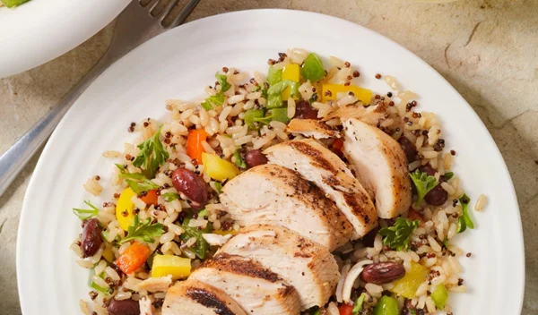 Βlue Ζones: Η νέα παγκόσμια διατροφική τάση που ενισχύει την μακροζωία, εμπνέεται από την Ικαρία