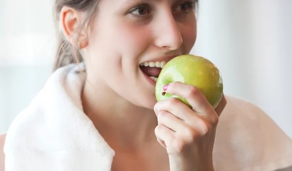 Τι σνακ μπορώ να φάω πριν και μετά την άσκηση;