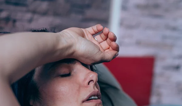 Έχεις περάσει COVID-19. Κινδυνεύεις να κολλήσεις ξανά; Τι λένε ερευνητές για την επαναλοίμωξη