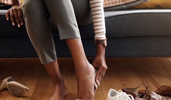 Τα λάθη που κάνουμε στην αγορά παπουτσιών και τι προβλήματα υγείας μπορεί να δημιουργηθούν