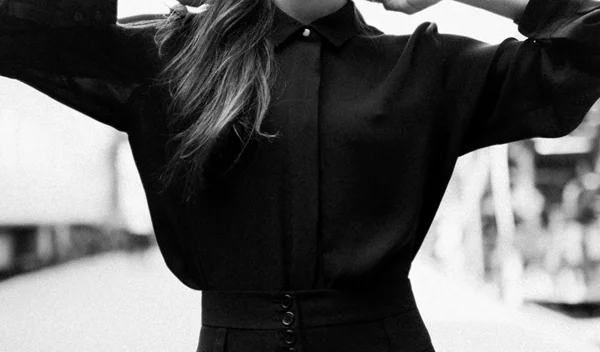 5 stylish τρόποι για να απογειώσεις το κλασσικό μαύρο παντελόνι