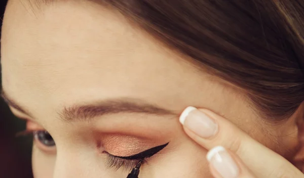 Πώς θα μάθω να βάφομαι; Ο οδηγός σου για εύκολο καθημερινό μακιγιάζ