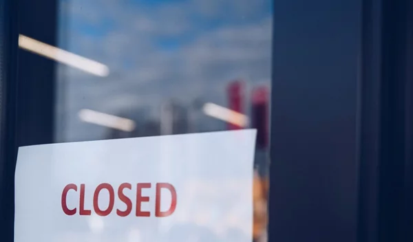 Από απόψε τα νέα μέτρα για τον κορονοϊό σε εφαρμογή - Αύριο η ανακοίνωση για το αν θα κλείσουν τα σχολεία