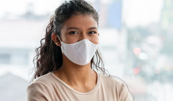 Μάσκα για τον κορονοϊό: Τι κάνουμε όταν δεν μπορούμε να τη φοράμε και ποια πρέπει να αποφεύγουμε