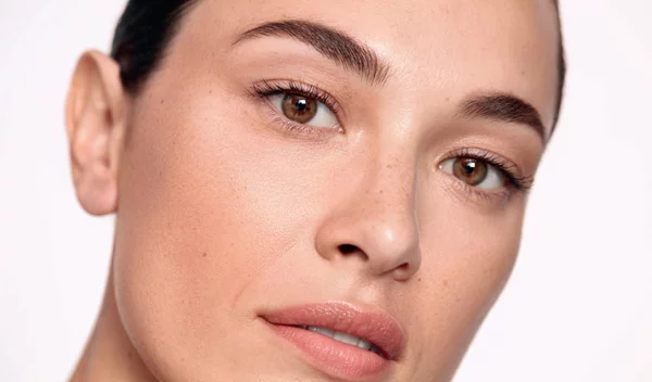 Πώς θα διατηρήσεις τη νεανική σου εμφάνιση σε κάθε ηλικία