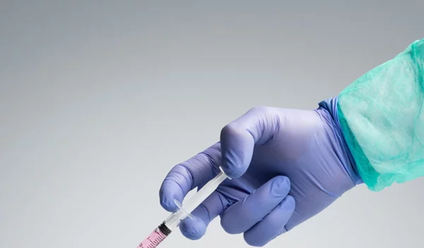 Εμβόλια mRNA για τον κορονοϊό: Είναι ασφαλή; Γιατί δημιουργήθηκαν τόσο γρήγορα; Αλλάζουν το DNA μας;