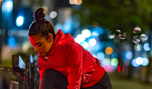 Βραδινό τρέξιμο; Τι χρειάζεσαι για να το κάνεις σωστά (η ώρα, οι τροφές, η διαδρομή)