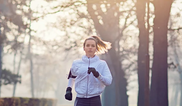 Γυμναστική τον χειμώνα: Συμβουλές για να γυμναστείς σε εξωτερικό χώρο με σωστό τρόπο