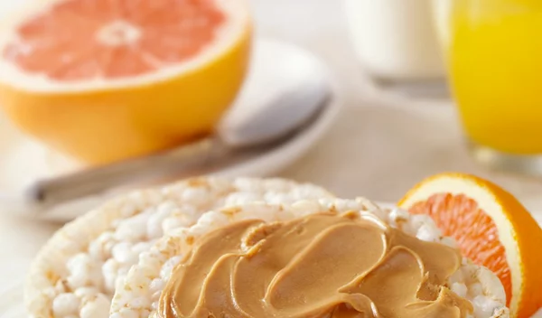 Ισορροπημένη διατροφή: 3 tips που θα σε βοηθήσουν να διαλέξεις το πιο υγιεινό βούτυρο ξηρών καρπών