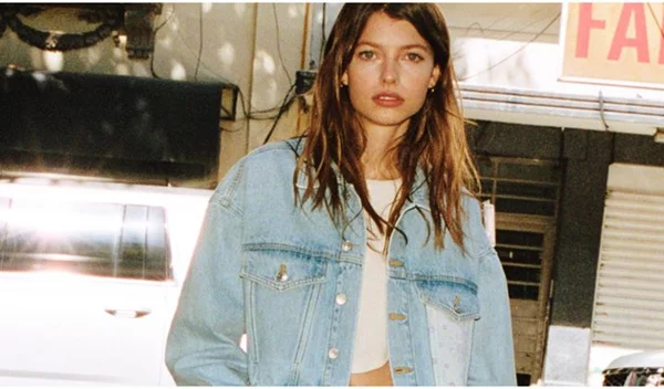 Οι τάσεις του denim που αναβαθμίζουν το στιλ της άνοιξης